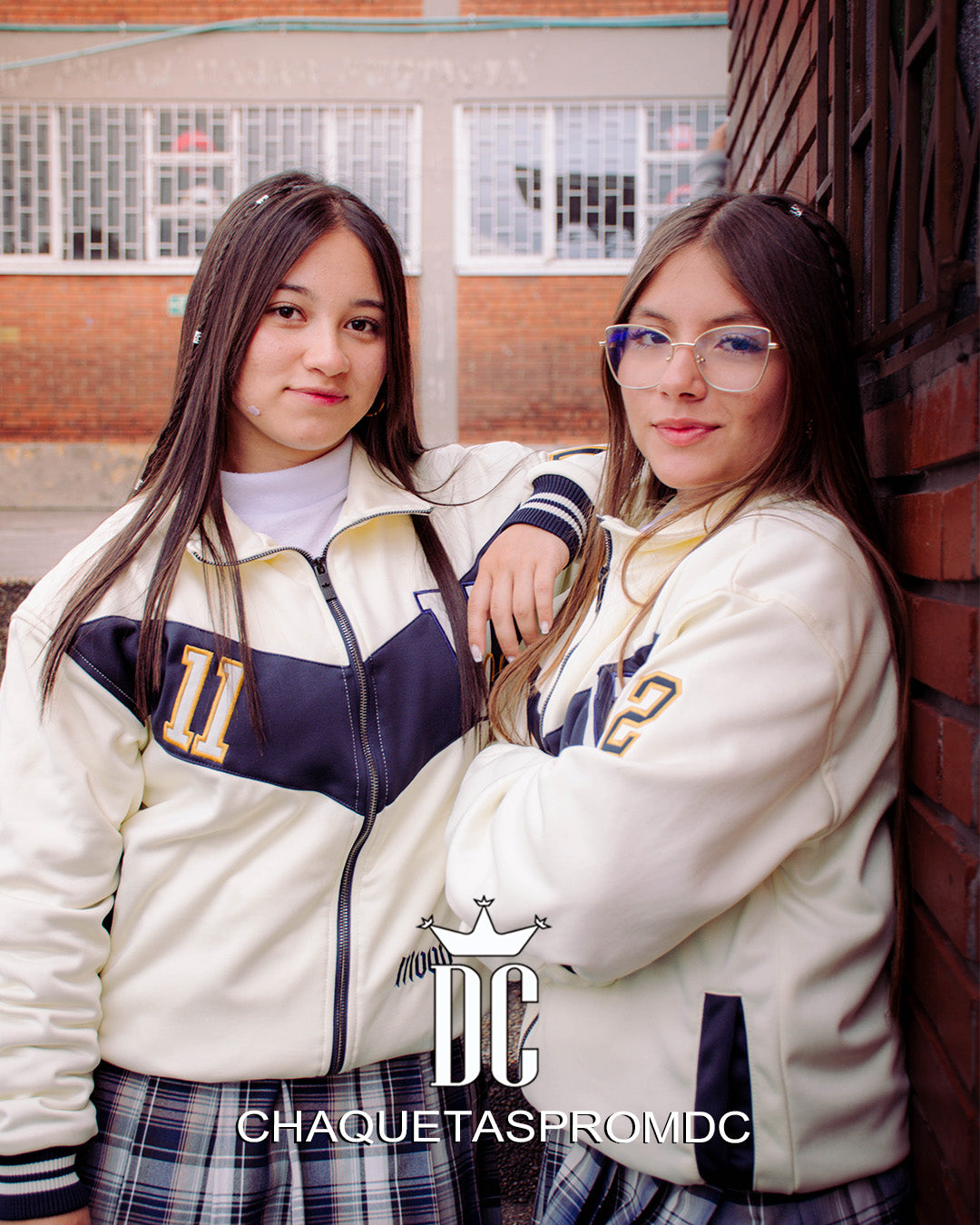 CHAQUETA EN PERCHADO CON CUELLO