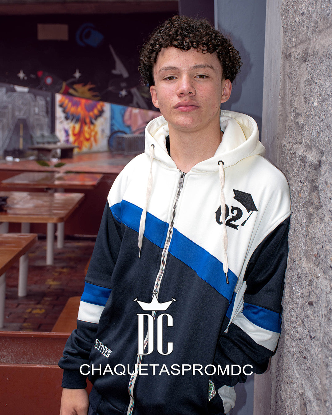 CHAQUETA EN PERCHADO CON CORTES DIAGONALES
