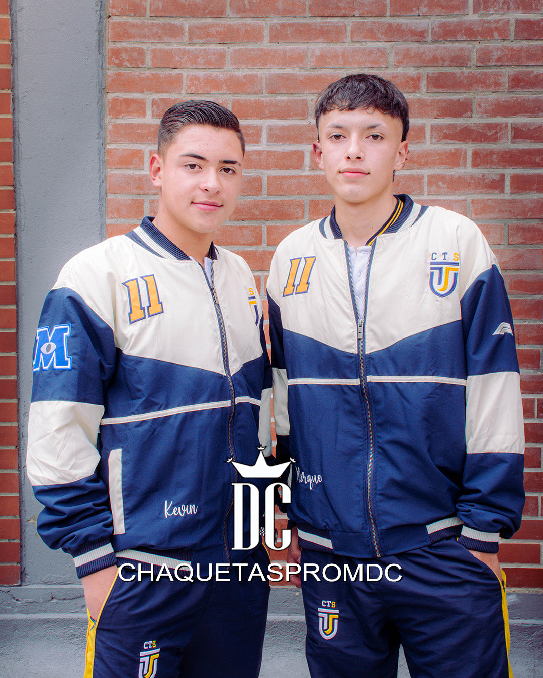 F1 IMPERMEABLE CUELLO BEISBOLERO Y CREMALLERA