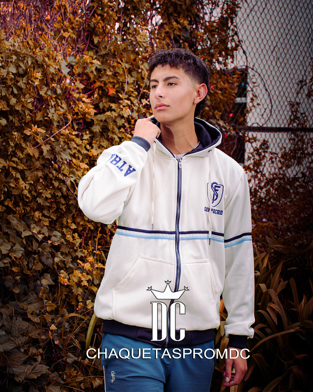 BEISBOLERA CON CAPOTA UNICOLOR