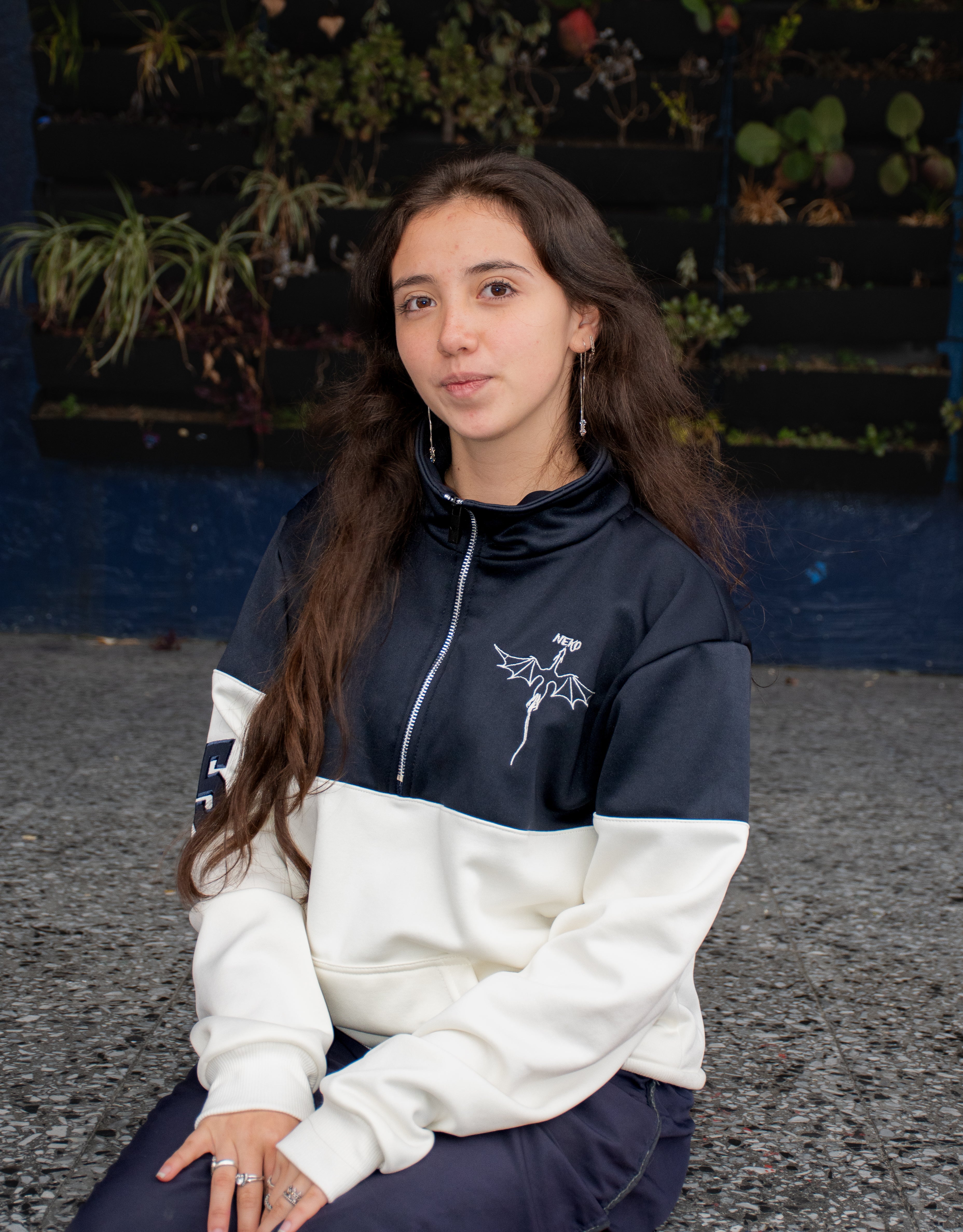 HOODIE DE CUELLO BICOLOR HORIZONTAL, NEGRO/BEIGE