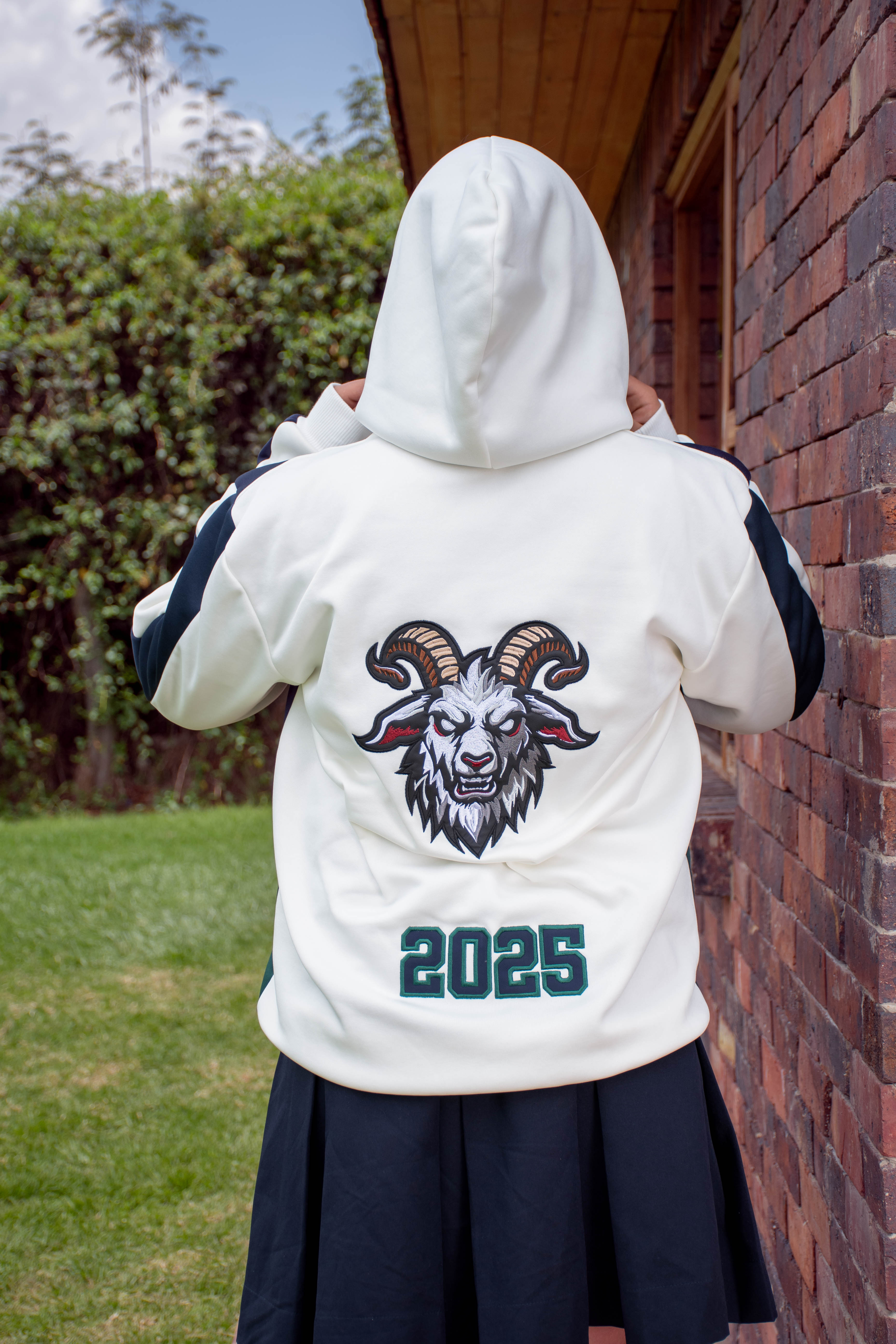 HOODIE DE CORTES LATERALES, BEIGE/AZUL Y VERDE